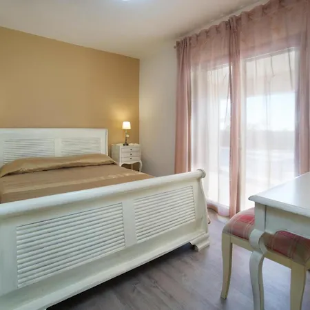 Villa Vryonis By Vintage Travel